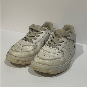 Nike Air Force 1 Low in youth size 1.5Y
Classic all white leather sneaker
